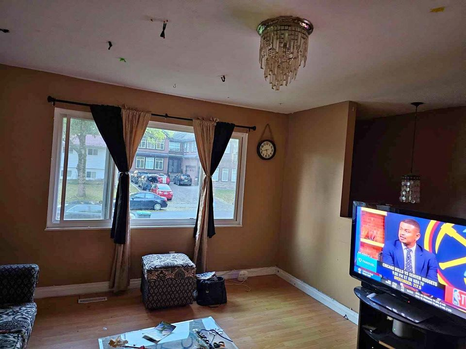 3 Beds House $1,800, Brighouse Station, 70 B Ave, Surrey, BC