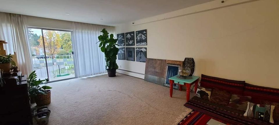 room for rent $850, Brentwood station, Burnaby, BC
