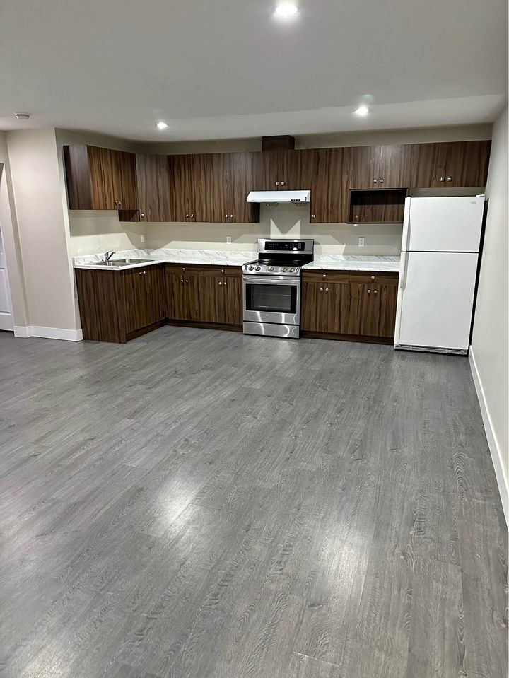 rent basement close to Surrey Place Mall